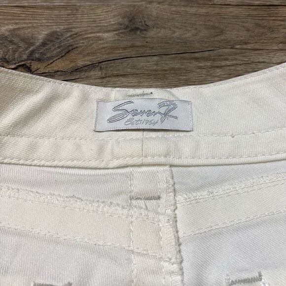 Seven7 White Jeans Womens Size 31x26 Crop Low Rise - Picture 3 of 8